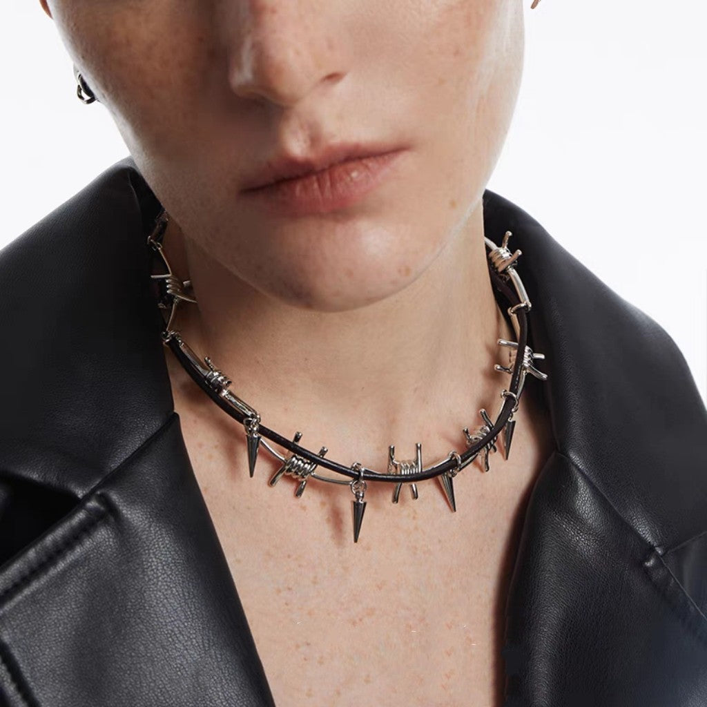 Wholesale 2025 New Hip-Hop Gothic Thorn Necklace Orange Decorative Metal Necklace Exquisite Gift for Men and Women